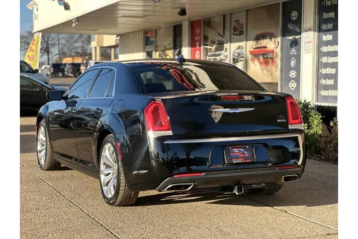 $15499 : 2019 300 Touring image 7