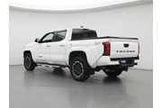$39998 : Toyota Tacoma 2024 4x2 TRD S thumbnail
