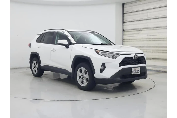 $27998 : Toyota RAV4 2021 AWD XLE 4dr image 1