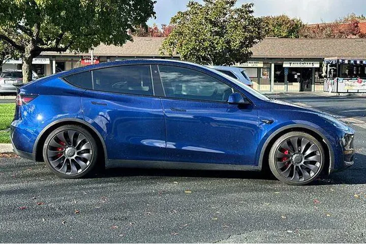 $26836 : Tesla Model Y 2021 AWD Perfo image 7