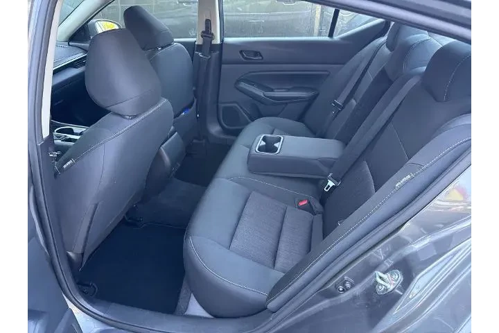 $20240 : Nissan Altima 2024 2.5 SV 4d image 9