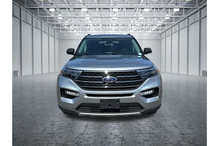 $24351 : Ford Explorer 2024 XLT 4dr S image 2