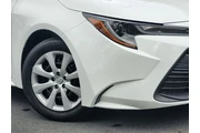 $23599 : Gold Certified 2025 Corolla LE thumbnail