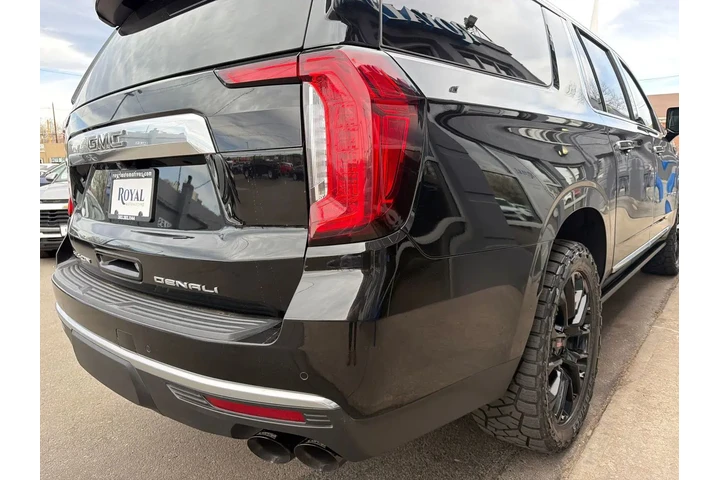 $48995 : 2022 GMC Yukon XL 4WD Denali image 10