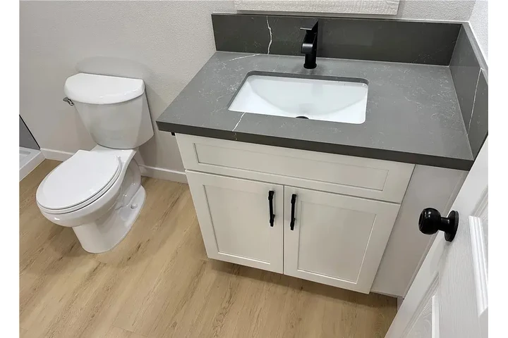 $1250 : Amplia casa disponible image 6