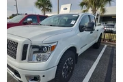 $29000 : Nissan Titan 2018 4x4 S 4dr thumbnail