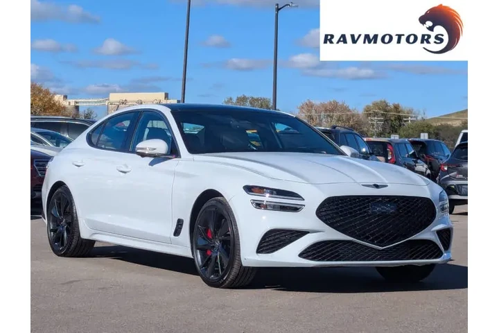 $28975 : 2023 Genesis G70 3.3T Standard image 2