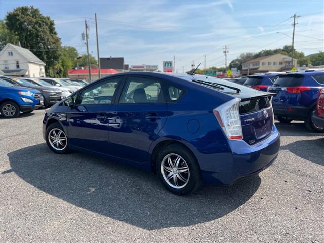 $7990 : 2010 Prius image 3