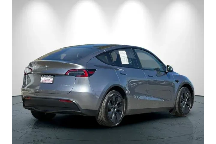 $39998 : Tesla Model Y 2024 AWD Long image 4