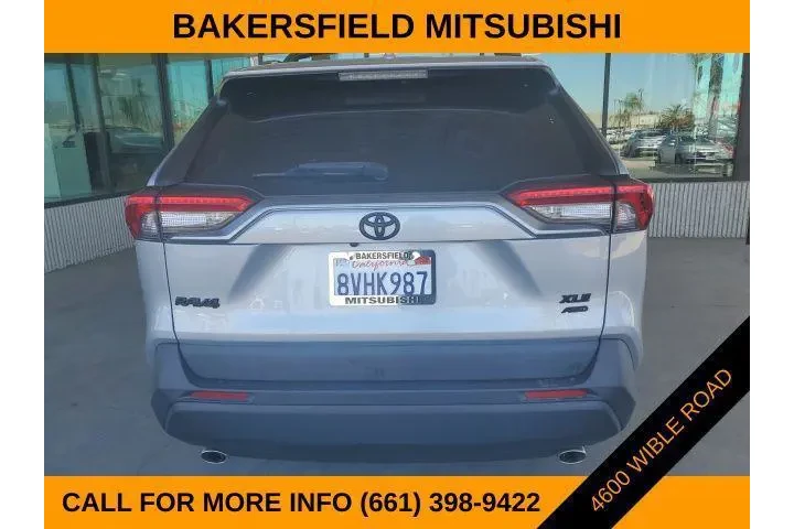 $25699 : Toyota RAV4 2021 AWD XLE 4dr image 6