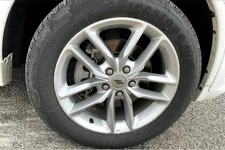 $28509 : Dodge Durango 2023 AWD GT 4d image 9