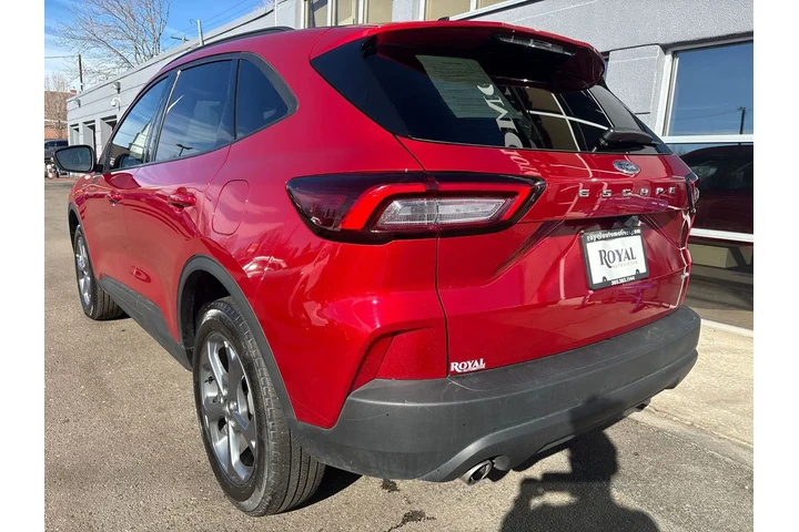 $23995 : 2025 Escape ST-Line image 5