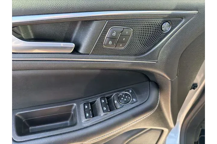 $33992 : Ford Edge 2022 AWD ST 4dr Cr image 6