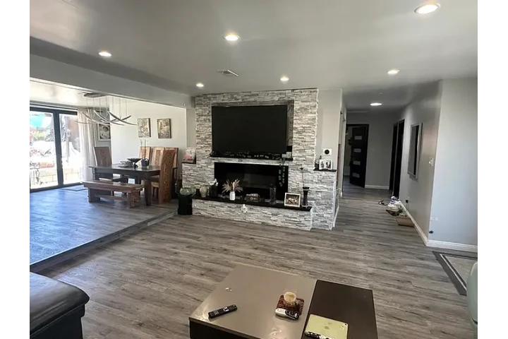 $2350 : HOUSE RENT IN Carson, CA image 1