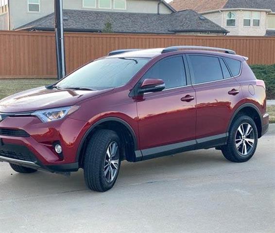 $14500 : 2018 Toyota RAV4 XLE image 1