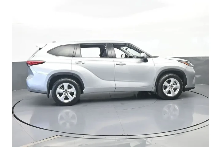 $25400 : Toyota Highlander 2022 AWD L image 7