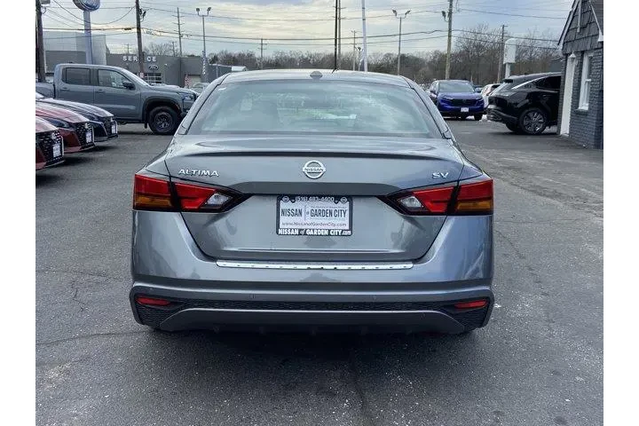 $15487 : Nissan Altima 2021 2.5 SV 4d image 5