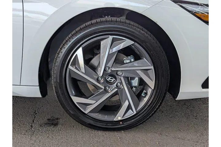 $26977 : Hyundai ELANTRA Hybrid 2025 image 7