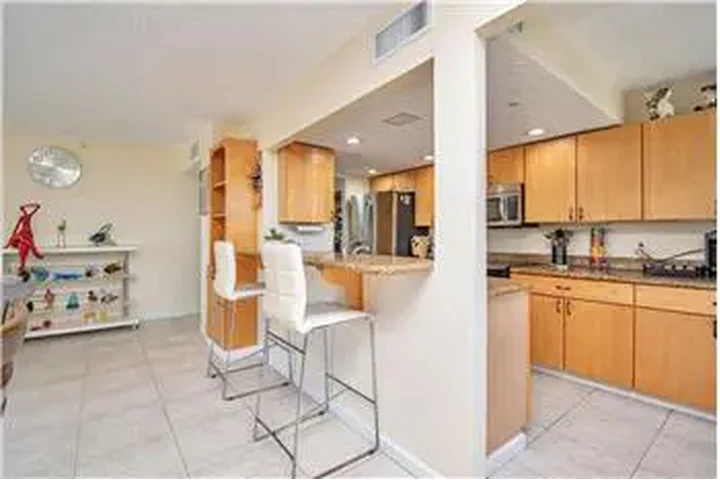 $4290 : Rental property with 3 bedro image 6