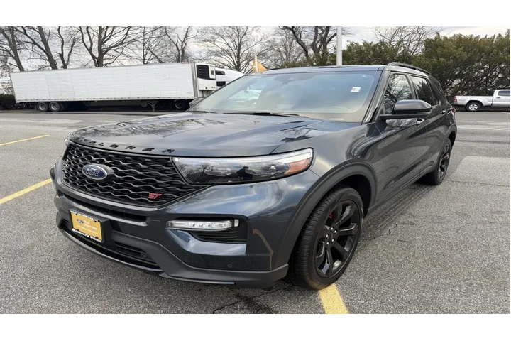 $39895 : Ford Explorer 2022 AWD ST 4d image 2
