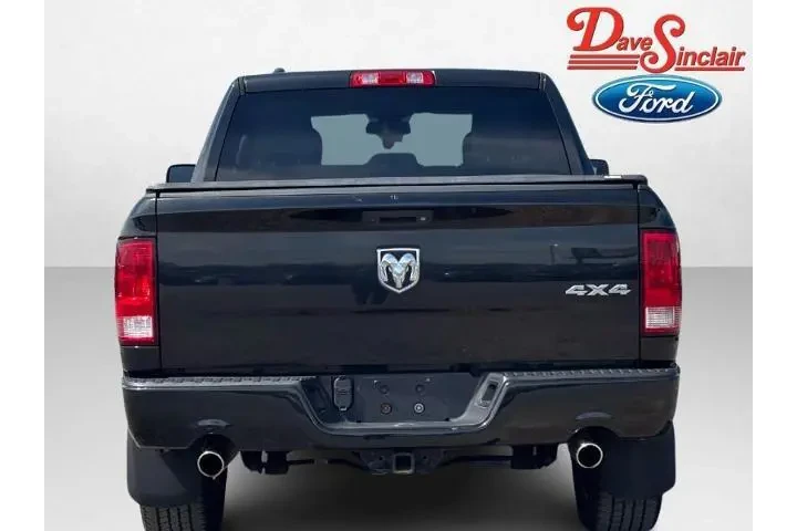 $14888 : Ram 1500 2015 4x4 Express 4d image 8