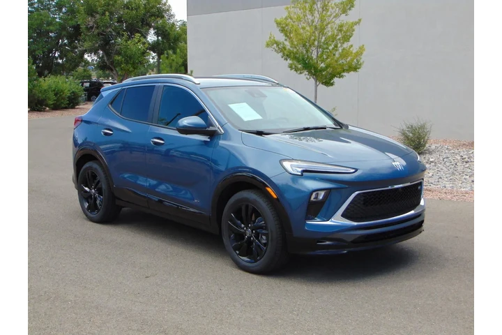 $27774 : 2025 Encore GX Sport Touring image 1