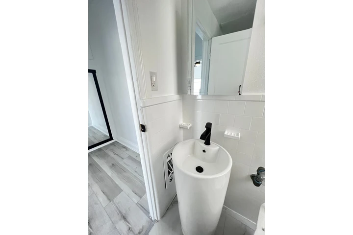 $1695 : Apartamento en Renta image 7