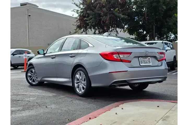 $18858 : Honda Accord 2018 LX 4dr Sed image 7
