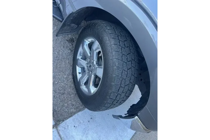 $37987 : Ford F-150 2022 4x4 XL 4dr S image 2