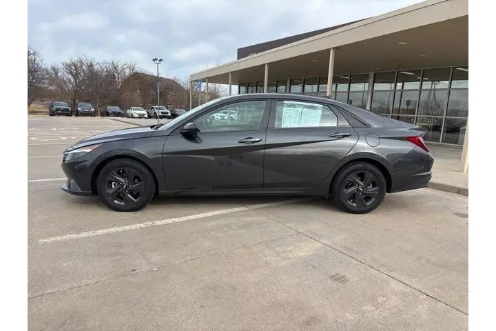 $21998 : Hyundai ELANTRA 2023 SEL 4dr image 2