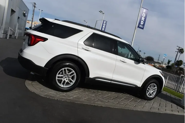 $36990 : Ford Explorer 2025 Active 4d image 2