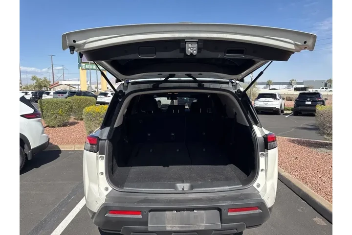 $27984 : Nissan Pathfinder 2023 SV 4d image 8