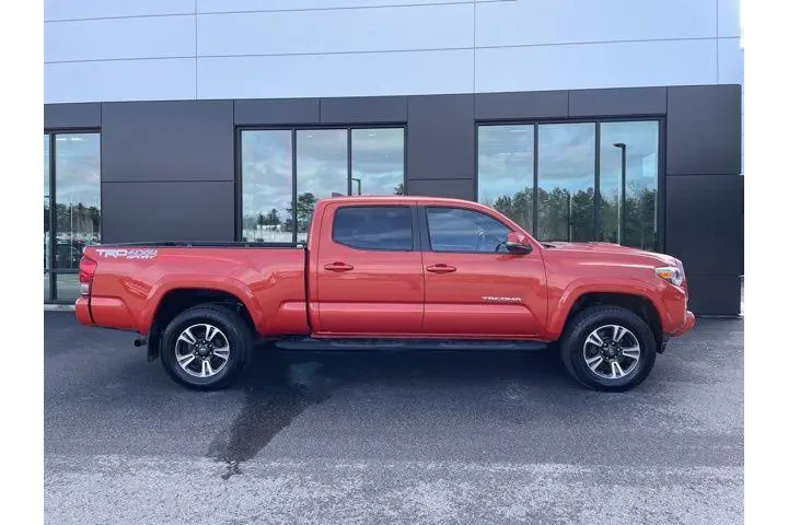 $24995 : Toyota Tacoma 2016 4x4 SR5 V image 5