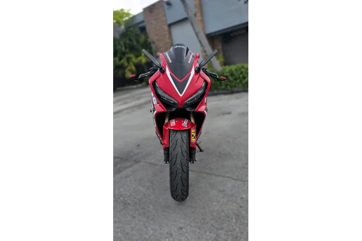 $1800 : Honda CBR650R image 1