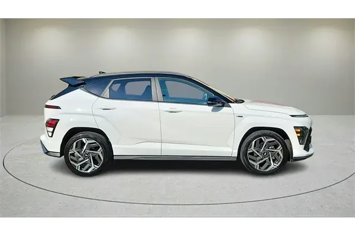 $22753 : Hyundai KONA 2024 N Line 4dr image 2