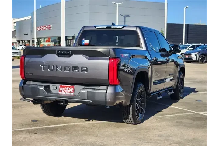 $38495 : Toyota Tundra 2023 4x4 SR5 4 image 7