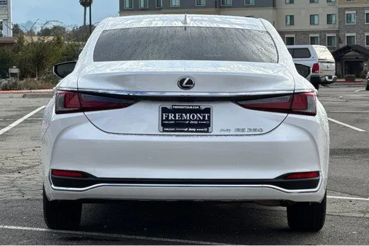 $32498 : Lexus ES 250 2022 AWD 4dr Se image 4