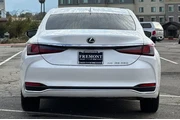 $32498 : Lexus ES 250 2022 AWD 4dr Se thumbnail