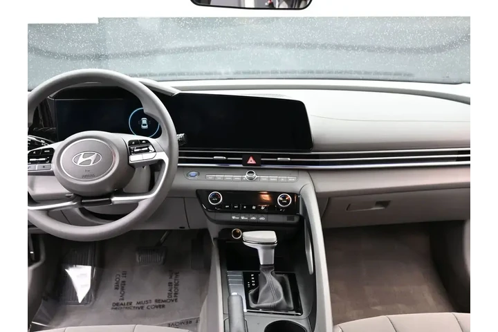 $20889 : Hyundai ELANTRA 2024 SEL 4dr image 9