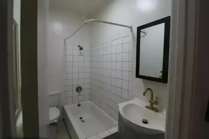 $1379 : LA. APARTAMENTO SINGLE image 2