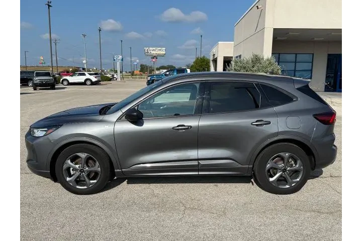 $22981 : Ford Escape 2024 ST-Line 4dr image 2