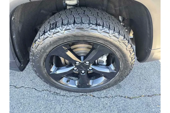 $29910 : 2021 Grand Cherokee L Altitude image 10