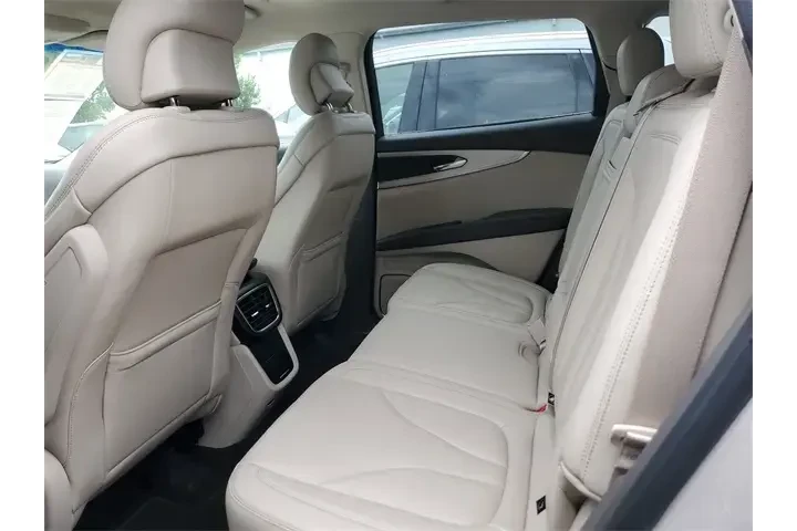 $19990 : Lincoln Nautilus 2019 AWD 4d image 7