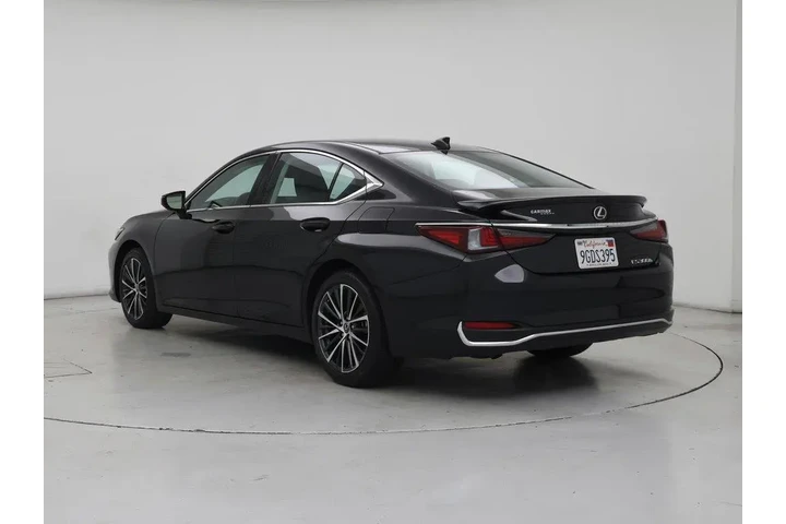 $37998 : Lexus ES 300h 2023 4dr Sedan image 2