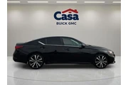 $18992 : Nissan Altima 2022 2.5 SR 4d thumbnail