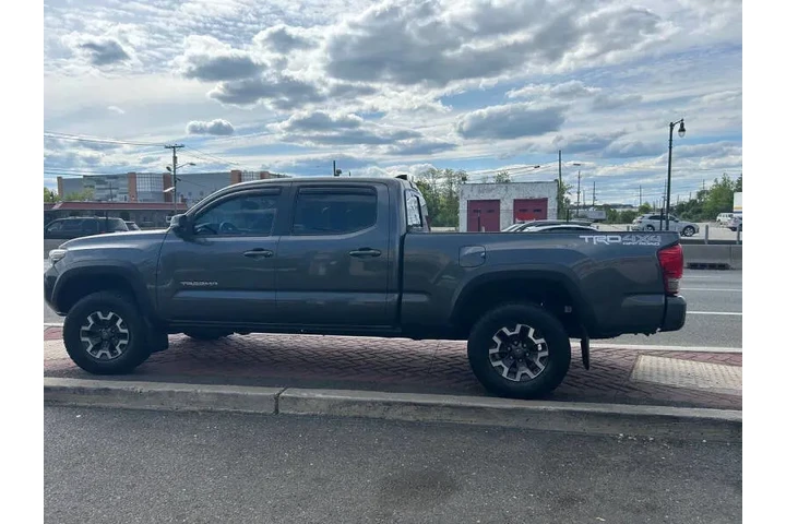 $26995 : 2017 Tacoma TRD Off-Road image 7