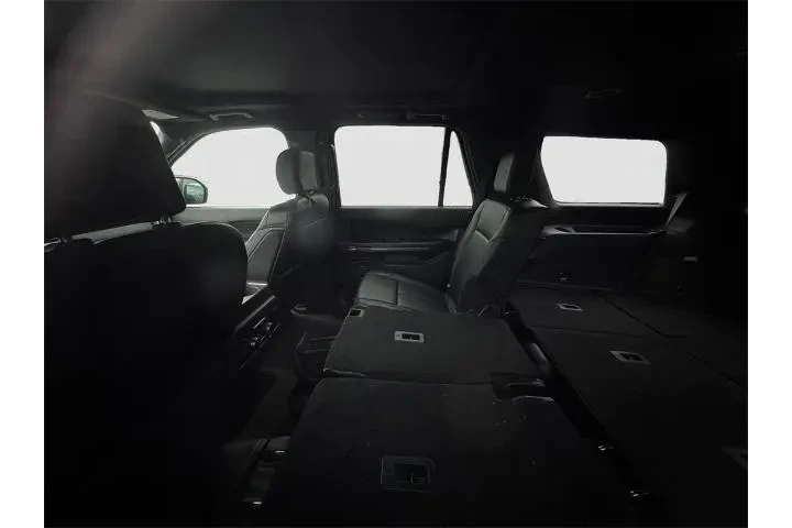 $28991 : Ford Expedition 2018 4x4 XLT image 8