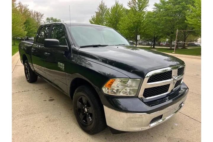 $23997 : 2021 RAM 1500 Classic SLT image 2