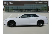 $23988 : Chrysler 300 2023 S V6 4dr S thumbnail