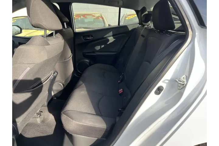 $13900 : 2021 Prius LE image 8